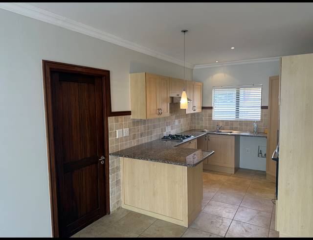 2 BEDROOM SECTIONAL TITLE FOR SALE IN NEWLANDS